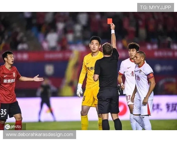 艾菲尔丁绝平建功助海牛惊险抢分职业生涯首粒中超进球闪耀全场 艾菲尔丁绝平建功助海牛惊险抢分职业生涯首粒中超进球闪耀全场